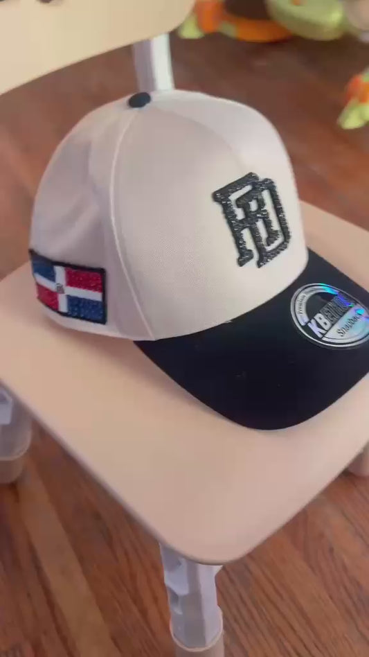 Gorra RD Glam - Bandera Dominicana + RD Pedrería Negra | Snapback Beige/Black